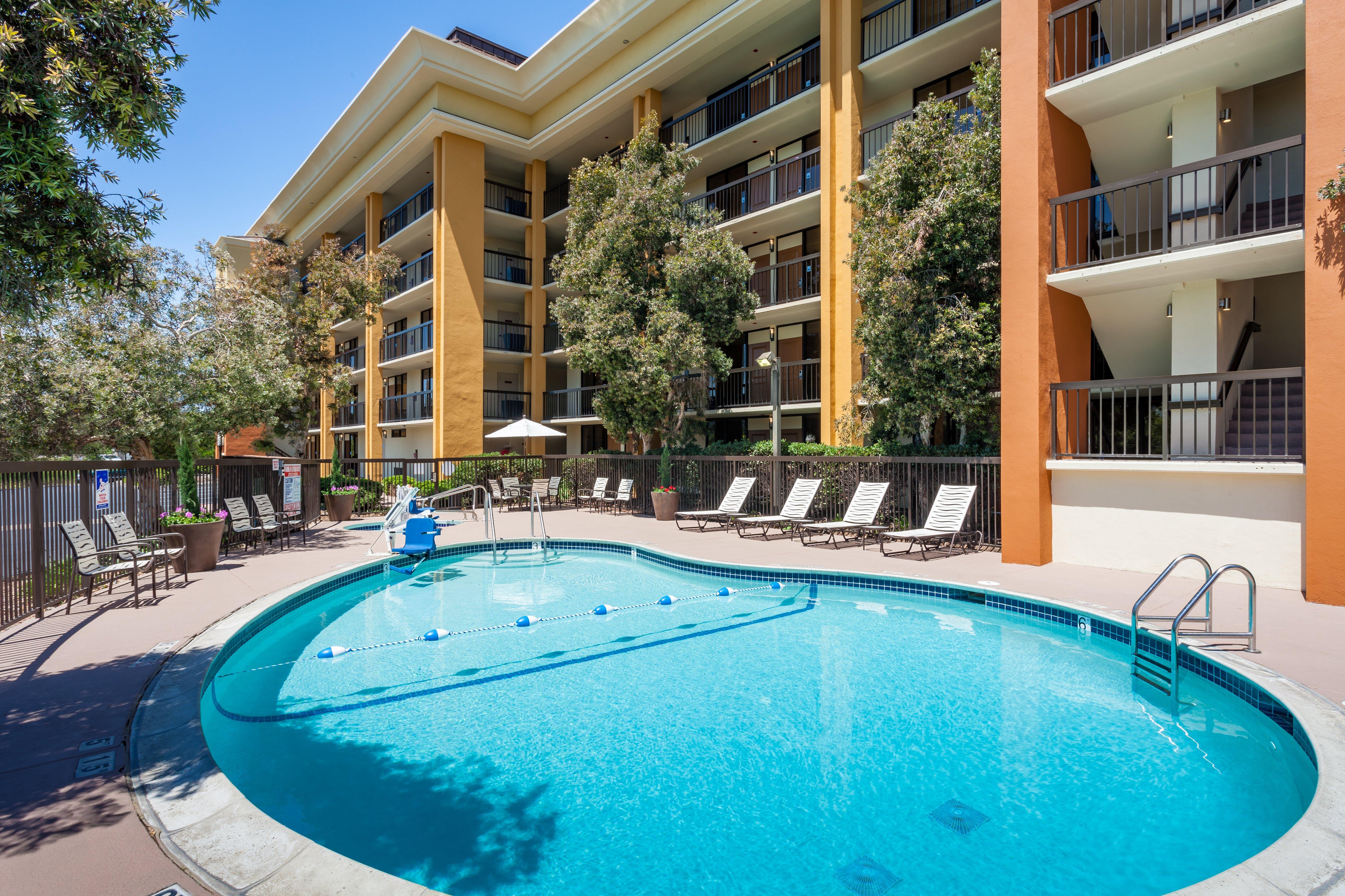 Holiday Inn Express At Monterey Bay By Ihg Seaside Eksteriør billede