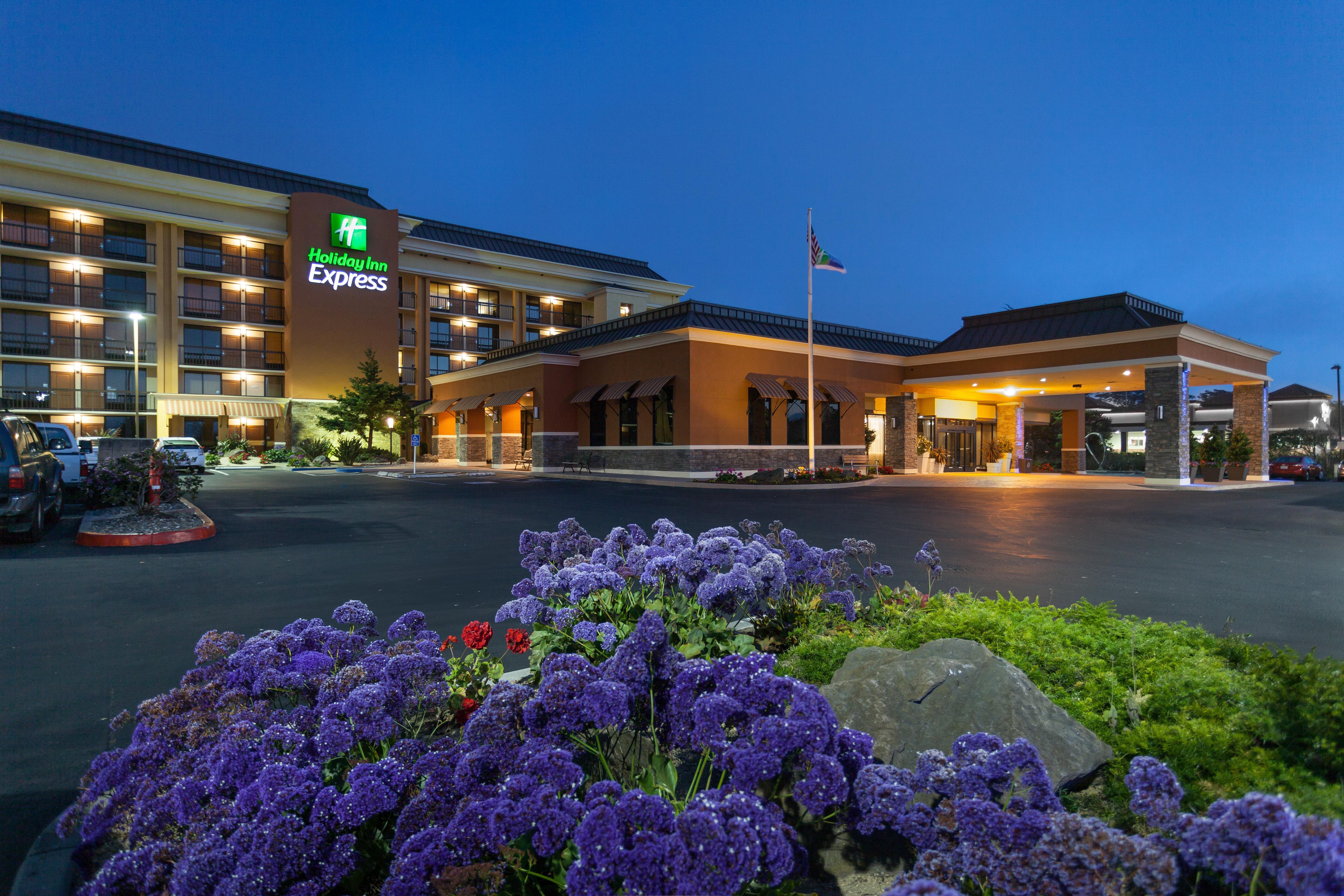 Holiday Inn Express At Monterey Bay By Ihg Seaside Eksteriør billede