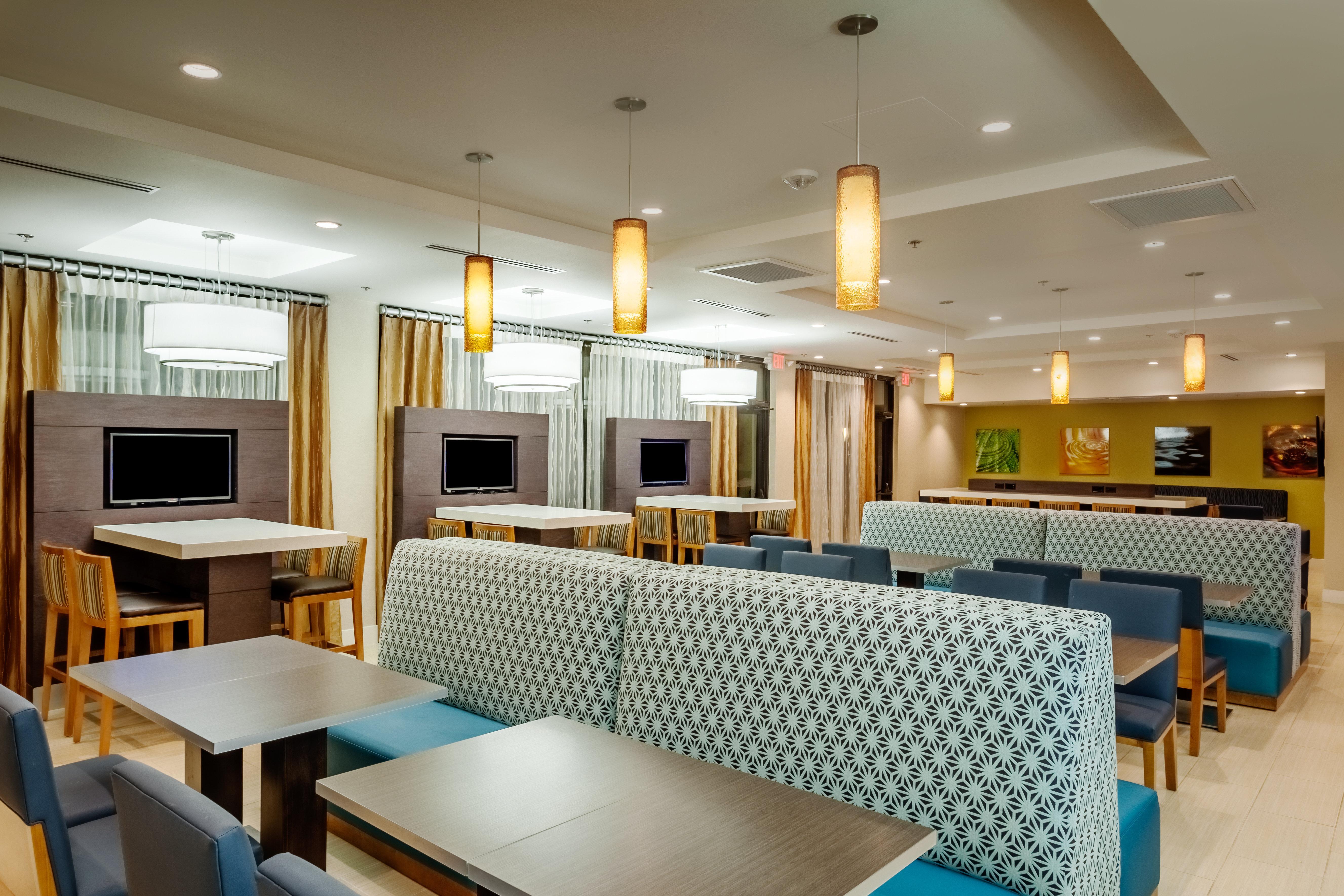 Holiday Inn Express At Monterey Bay By Ihg Seaside Eksteriør billede