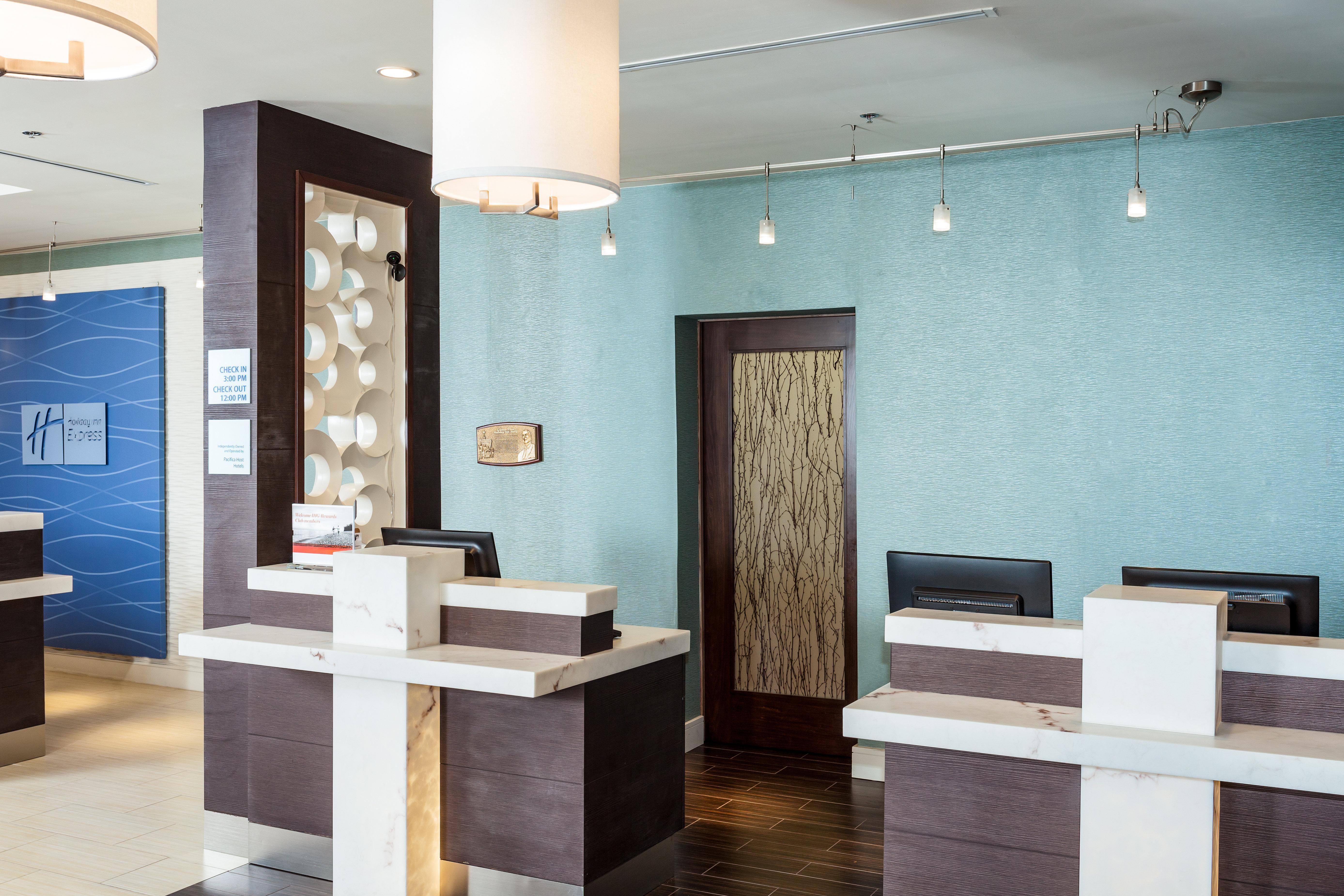 Holiday Inn Express At Monterey Bay By Ihg Seaside Eksteriør billede