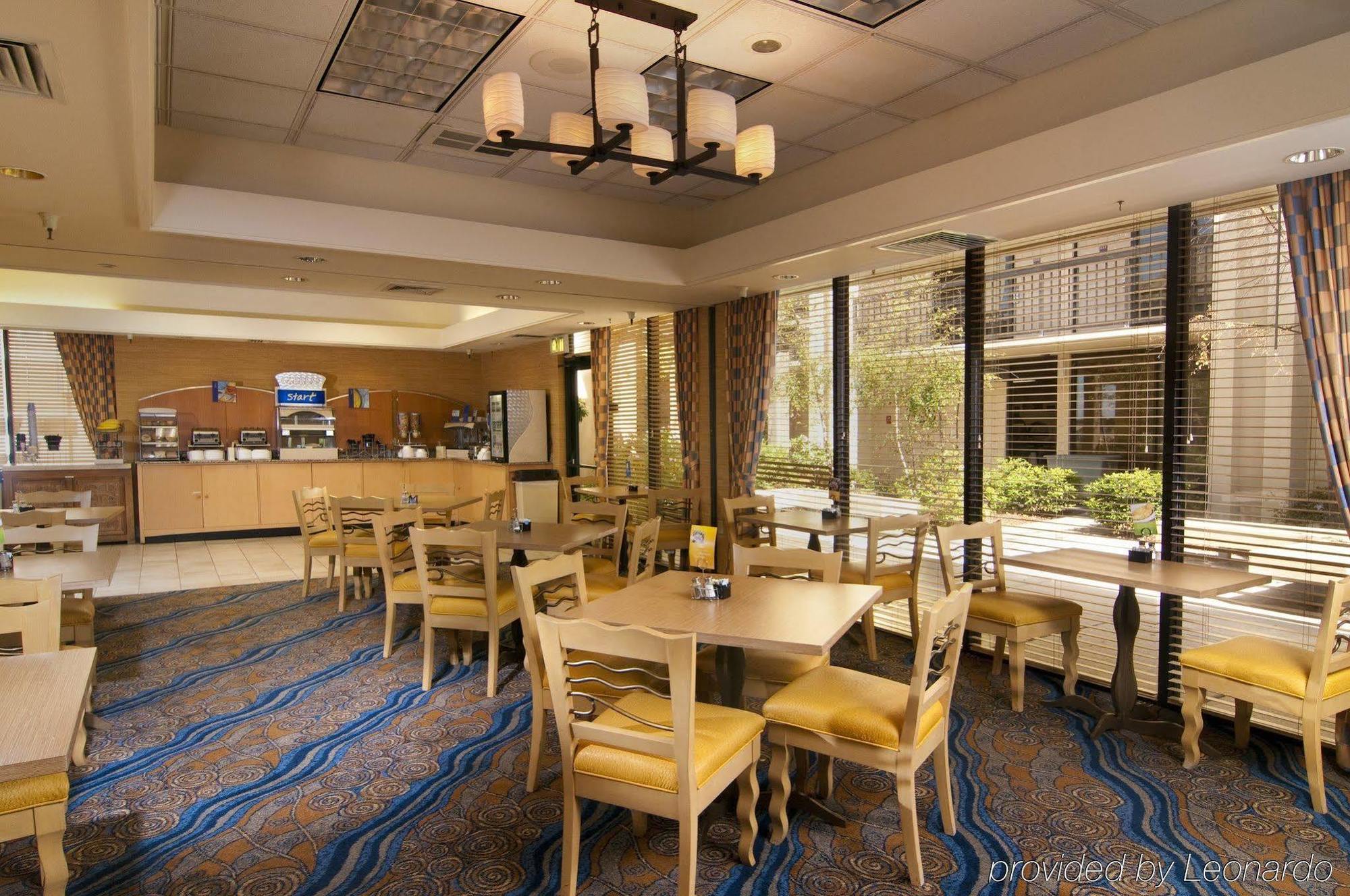 Holiday Inn Express At Monterey Bay By Ihg Seaside Eksteriør billede